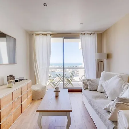 Flat In The Port Of * Arcachon