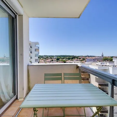 Flat In The Port Of